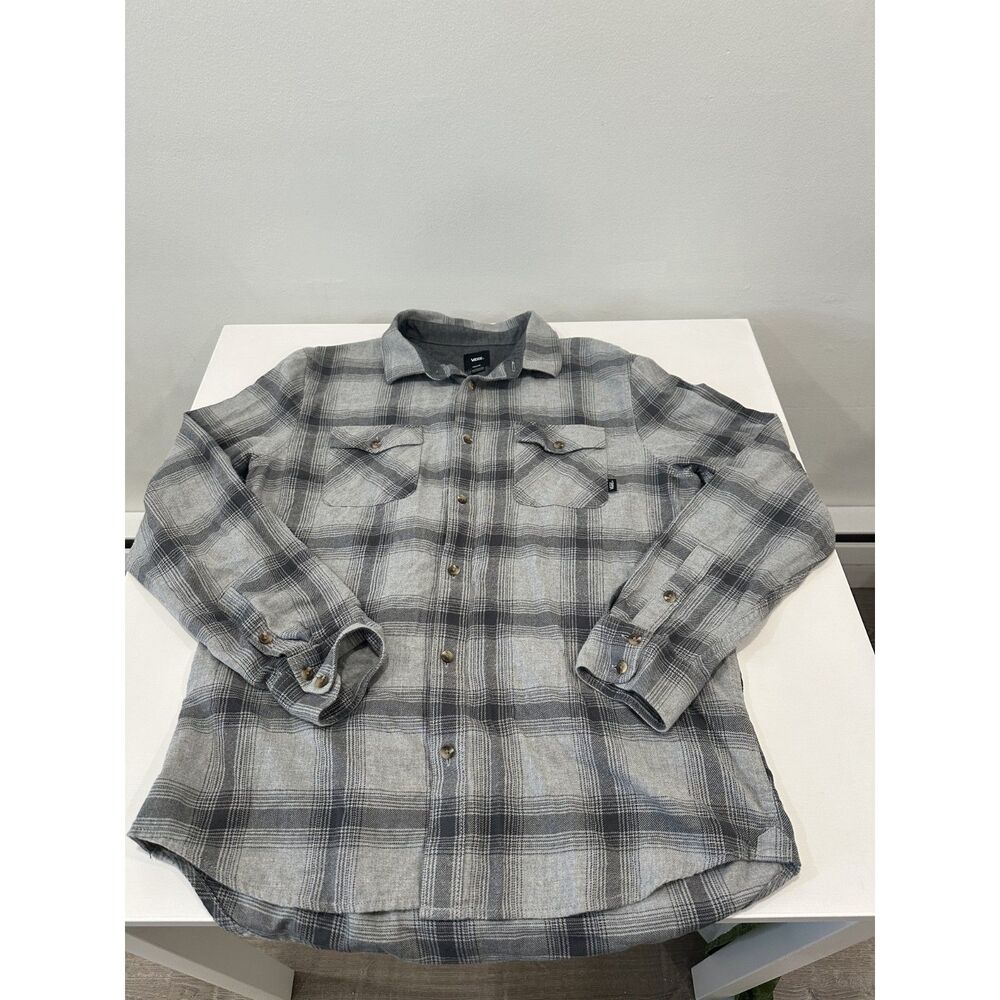Vans Men’s Medium Gray Plaid Flannel Button Up Shirt Classic Fit Off The Wall
